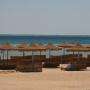 Egypt-Abu Soma, pláž hotela Imperial Shams Resort nahlad