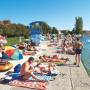 Čierna Hora - pláž pred hotelom Kamelija nahlad